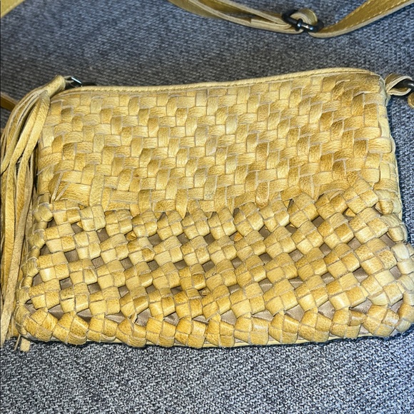 Latico lave Yellow Leather Crossbody good condition with one stain - Picture 2 of 15